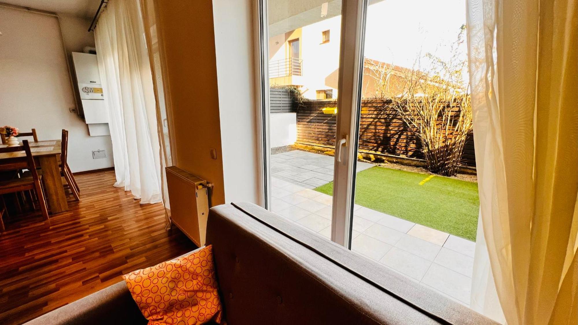 Otopeni Airport Apartment With Private Garden Exterior foto